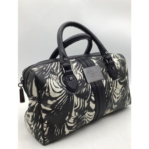 L.A.M.B. BY GWEN STEFANI DESIGNER ZEBRA BARREL BAG - Picture 2 of 13